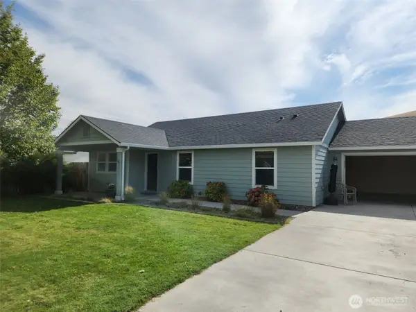 5149 Pinehurst Street, West Richland, WA 99353