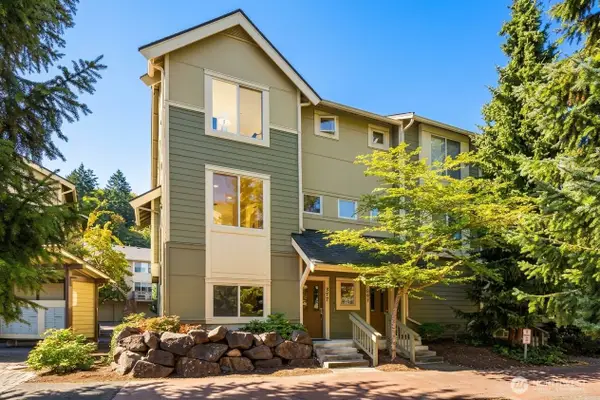 377 NW Pebble Lane, Issaquah, WA 98027
