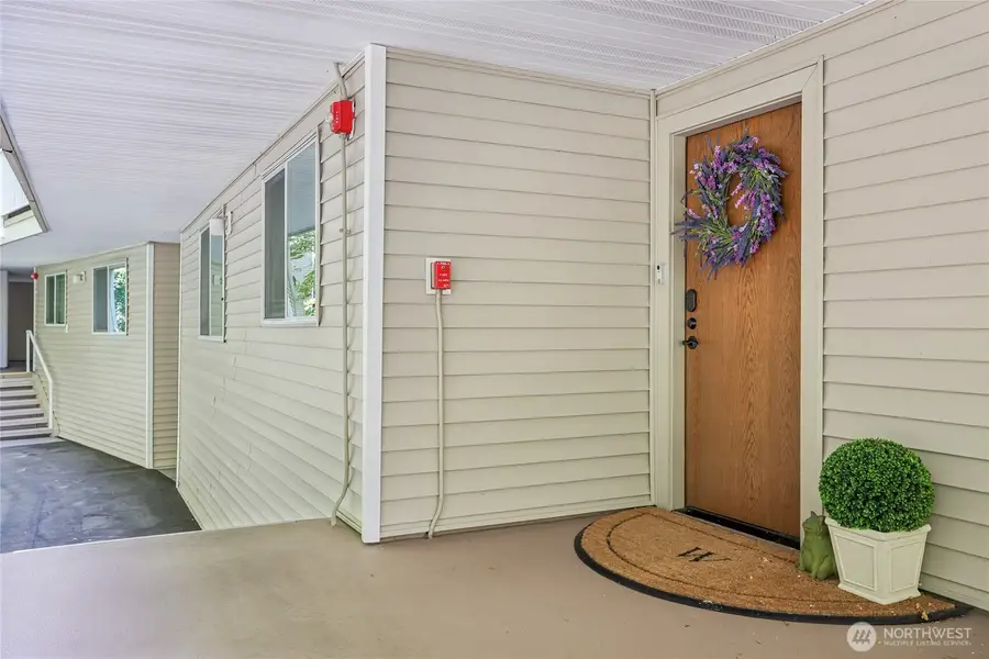 10203 47th Avenue Sw #B3, Seattle, WA 98146 - #3