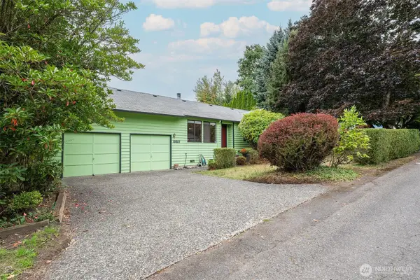 19507 55th Ave Ne, Lake Forest Park, WA 98155