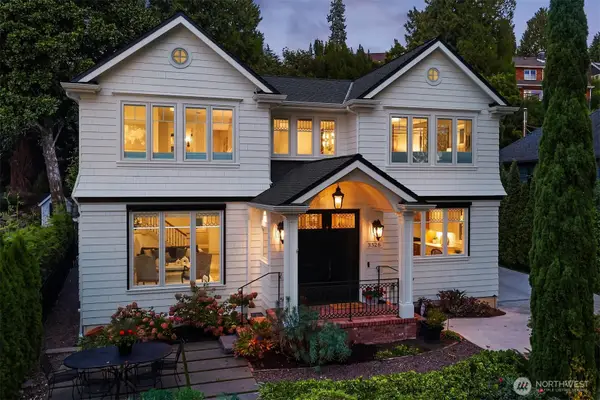 3326 43rd Avenue Ne, Seattle, WA 98105