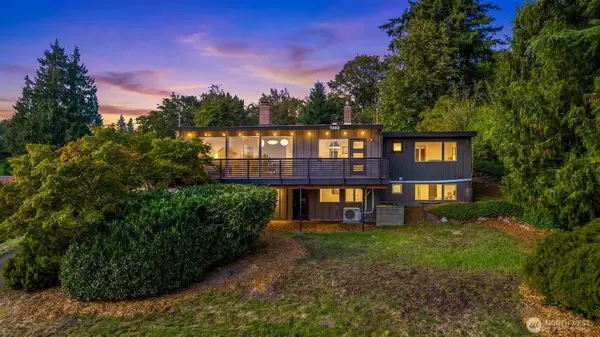 7282 S 135th Street, Seattle, WA 98178