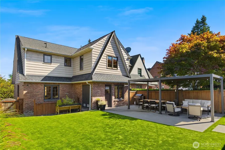 6857 32nd Avenue Ne, Seattle, WA 98115 - #2