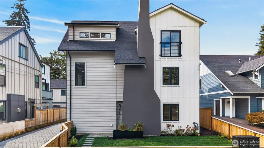 2631 34th Avenue W, Seattle, WA 98199 - #2