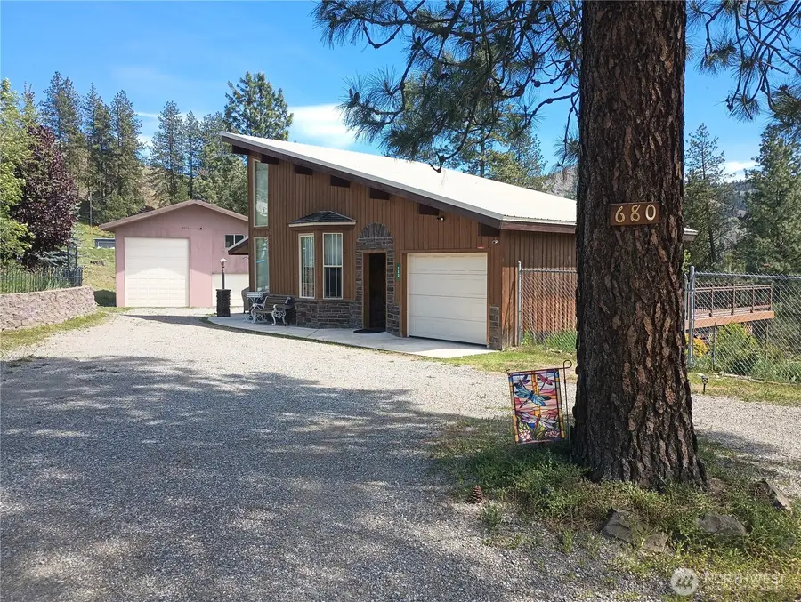 680 E Delaware Avenue, Republic, WA 99166 - #2