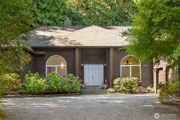 8387 NE Sumanee Place, Bainbridge Island, WA 98110