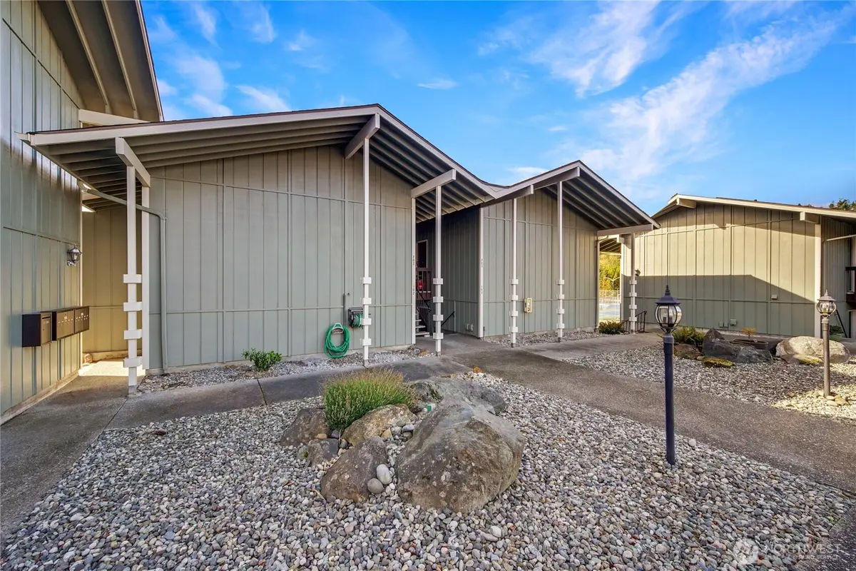 1710 Skyline Way #B103, Anacortes, WA 98221 - #1
