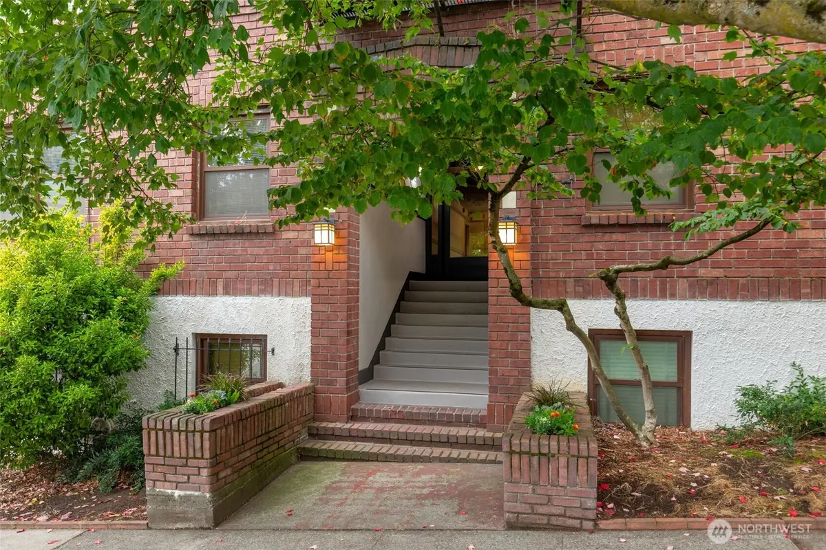516 E Thomas Street #202, Seattle, WA 98102 - #1