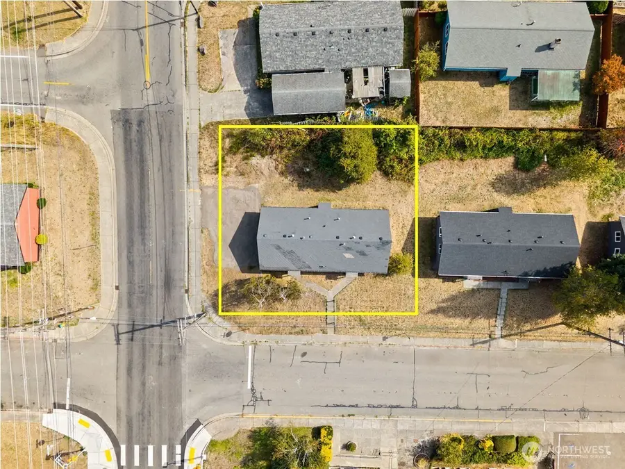 3332 & 3334 Halverson Avenue, Bremerton, WA 98310 - #3