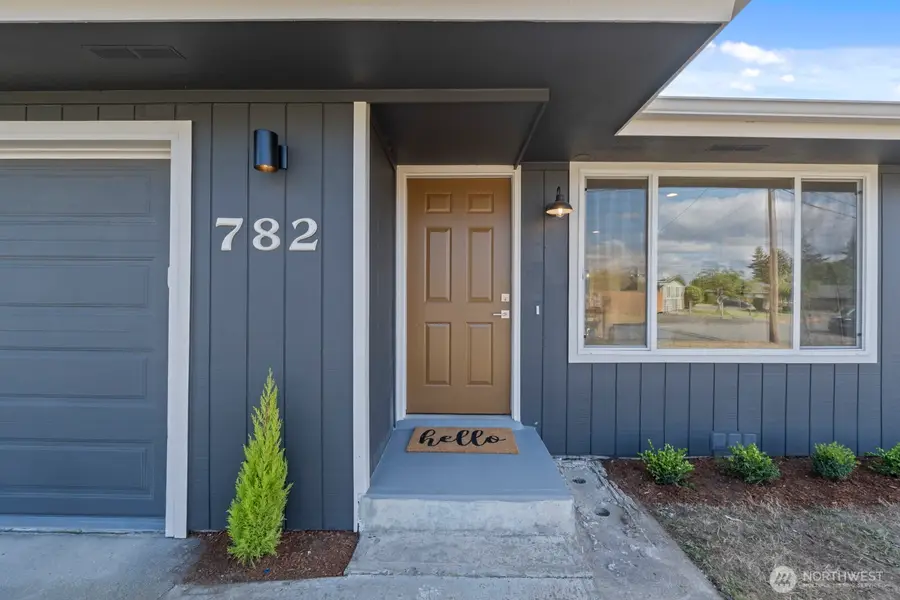 782 Lynnwood Avenue Ne, Renton, WA 98056 - #3