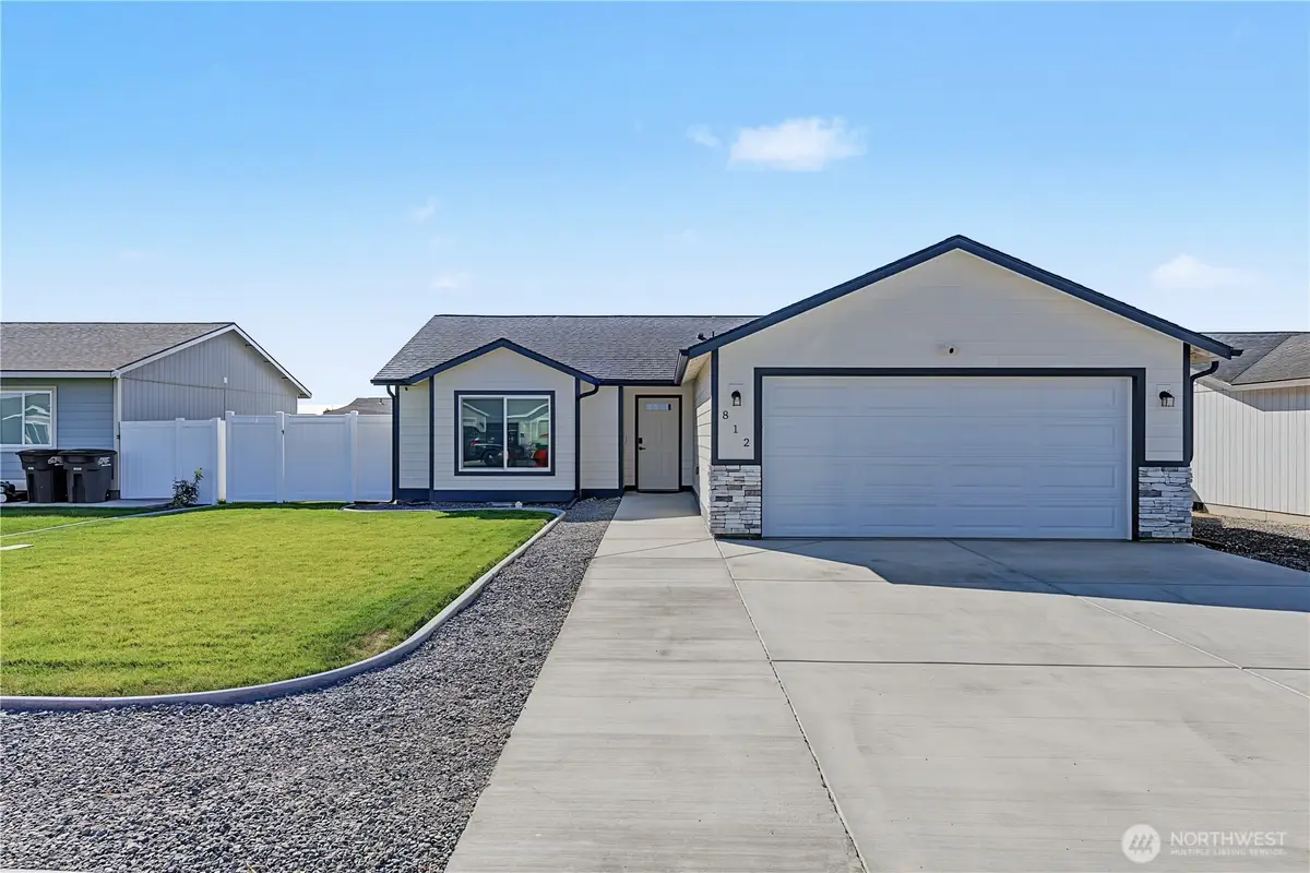 812 E Casacde Street, Othello, WA 99344 - #1