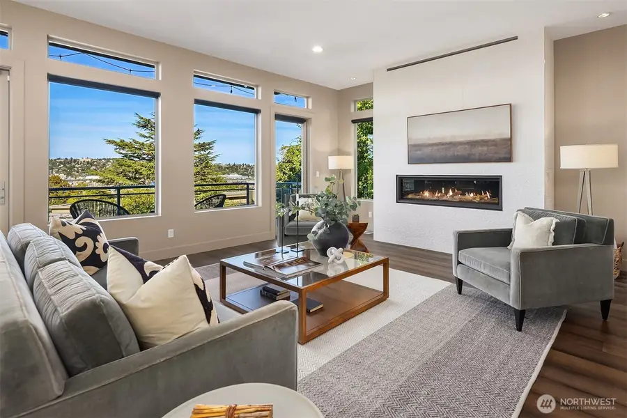 4025 Burton Place W, Seattle, WA 98199 - #2