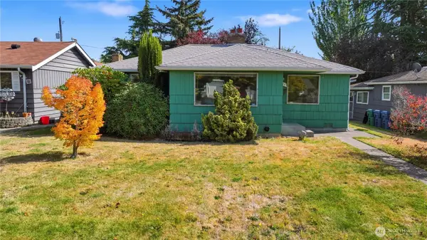 9216 30th Avenue Sw, Seattle, WA 98126