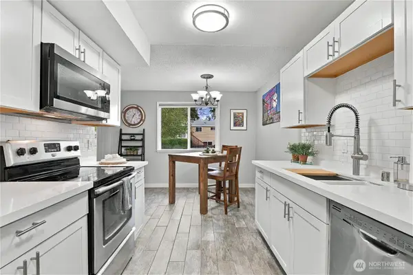 7340 NE 142nd Place #Unit A, Kirkland, WA 98034