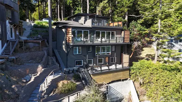 15833 Yokeko Drive, Anacortes, WA 98221