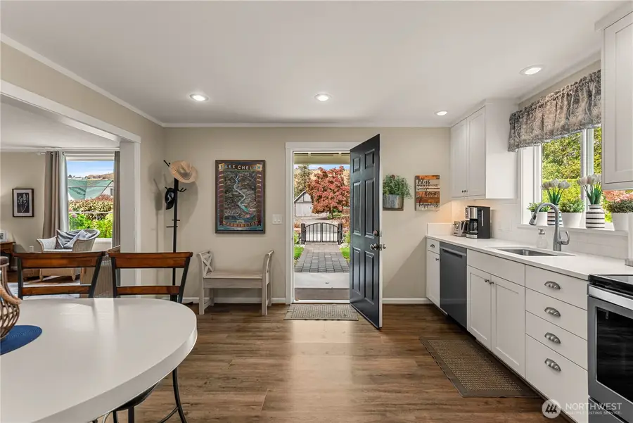 122 E Allen Avenue, Chelan, WA 98816 - #3