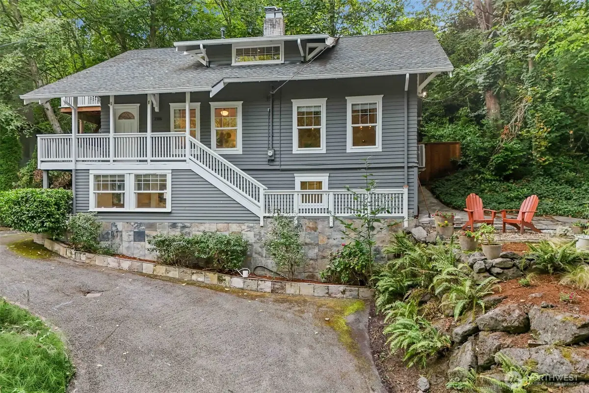 2106 Fairmount Avenue Sw, Seattle, WA 98126 - #1