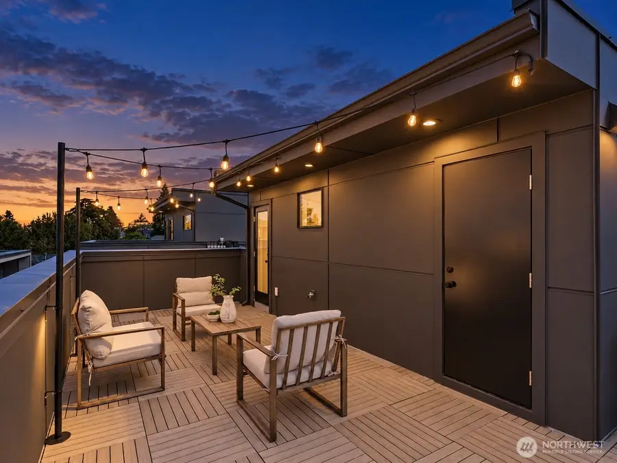4326 Woodlawn Avenue N #B, Seattle, WA 98103 - #2