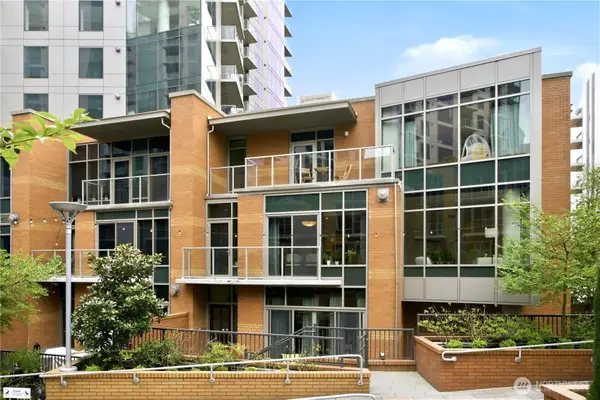 10620 NE 9th Place #TH-6, Bellevue, WA 98004