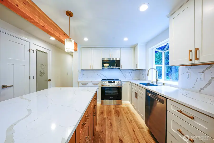 2303 NE 95th St Street, Seattle, WA 98115 - #3