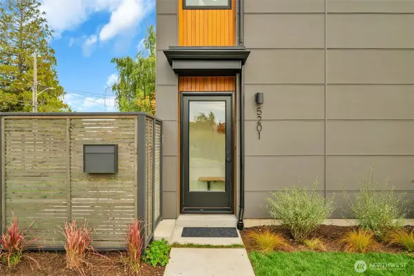 5201 S Holly Street, Seattle, WA 98118