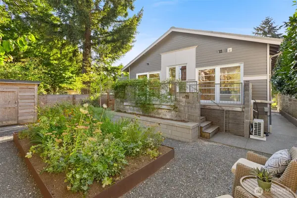 5760 25th Avenue Ne, Seattle, WA 98105