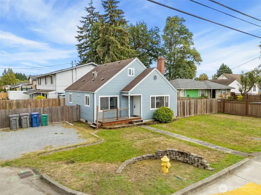 215 Milwaukee Boulevard S, Pacific, WA 98047 - #2