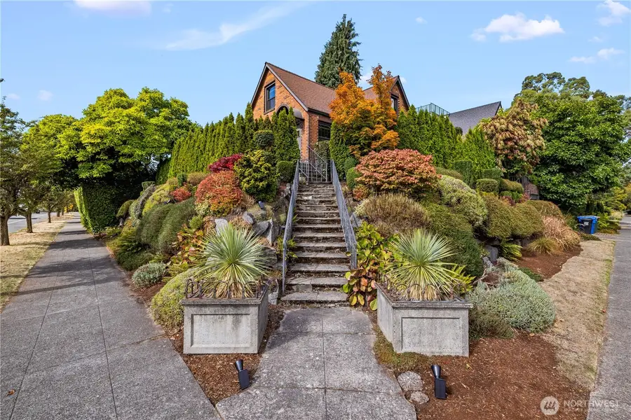 2355 45th Avenue Sw, Seattle, WA 98116 - #2
