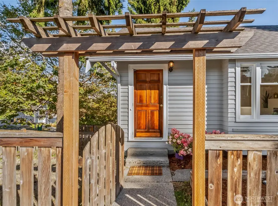 8818 8th Avenue Nw, Seattle, WA 98117 - #3