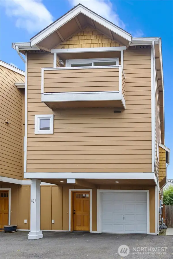 809 NW 53rd Street #B, Seattle, WA 98107