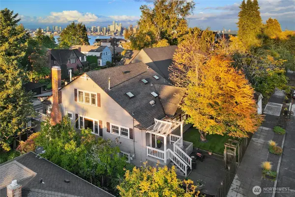 3780 SW Grayson Street, Seattle, WA 98126