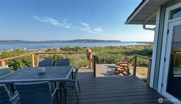 1818 Lola Beach Lane, Oak Harbor, WA 98277