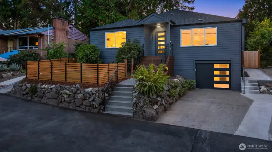 10045 38th Avenue Ne, Seattle, WA 98125 - #2