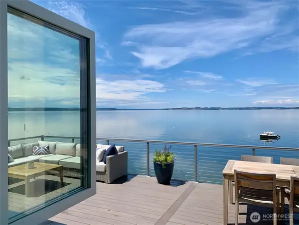 1033 Blackberry Lane, Camano Island, WA 98282
