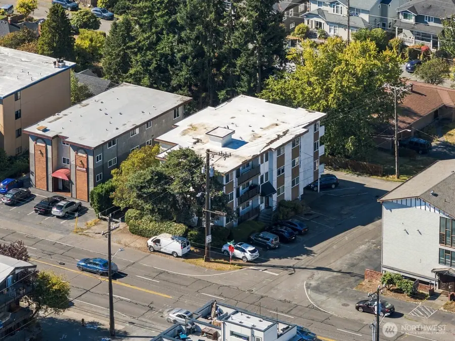 11255 Greenwood Avenue N, Seattle, WA 98133 - #3