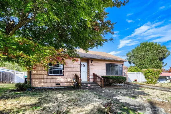910 NE 113th Street, Seattle, WA 98125