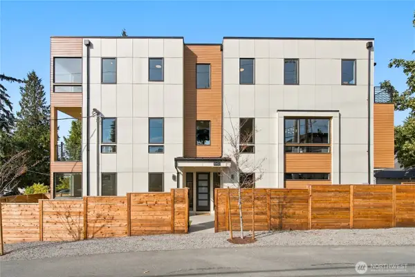 542 N 104th Street, Seattle, WA 98133