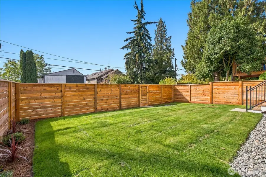 542 N 104th Street, Seattle, WA 98133 - #3