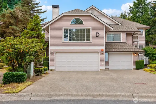 15617 NE 70th Court #D109, Redmond, WA 98052