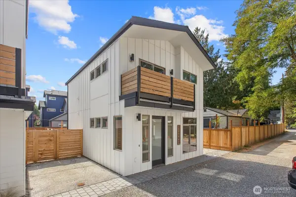 12044 Hiram Place Ne #C, Seattle, WA 98125
