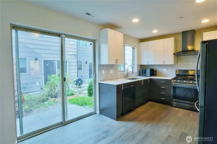 7531 43rd Avenue S, Seattle, WA 98118 - #3