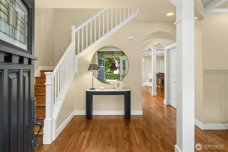 3432 33rd Avenue W, Seattle, WA 98199 - #3