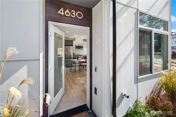4630 Linden Avenue N, Seattle, WA 98103