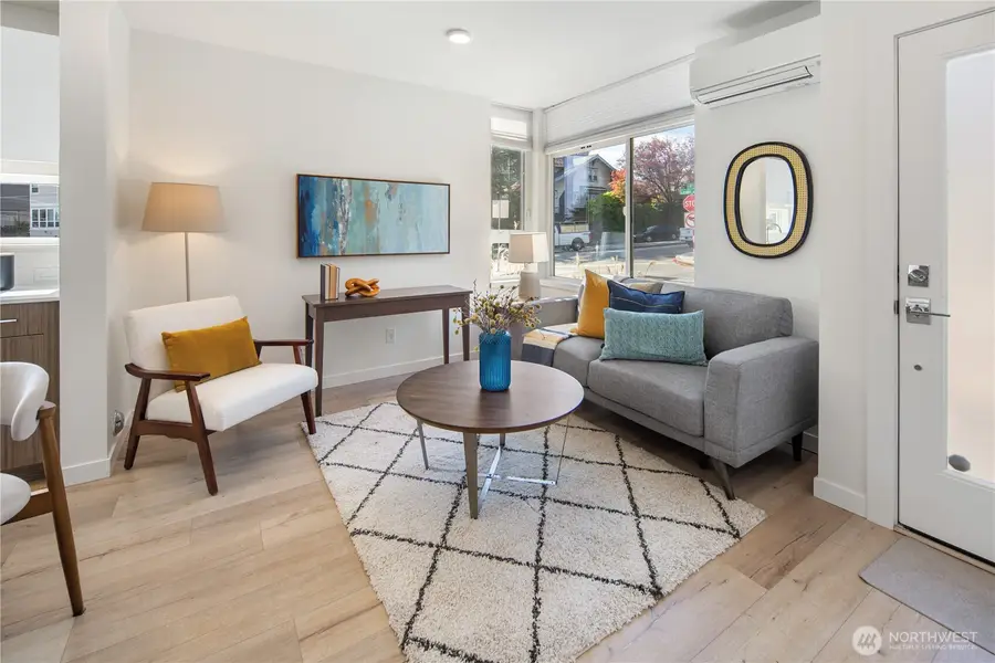 4630 Linden Avenue N, Seattle, WA 98103 - #3