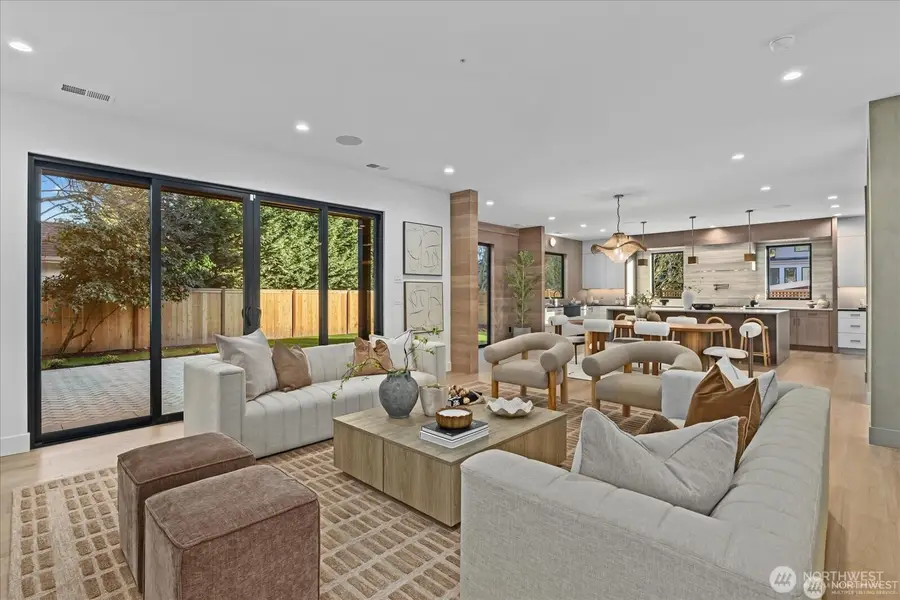 1020 107th Avenue Se, Bellevue, WA 98004 - #2