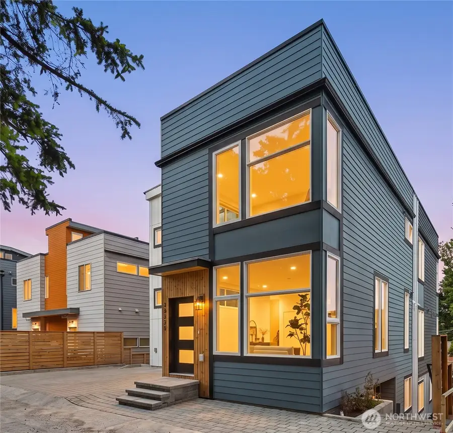 3035 21st Avenue W, Seattle, WA 98199 - #2
