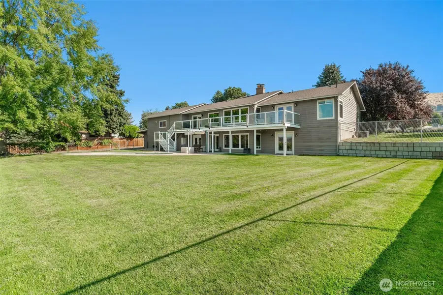 3820 NW Cascade Avenue, East Wenatchee, WA 98802 - #2