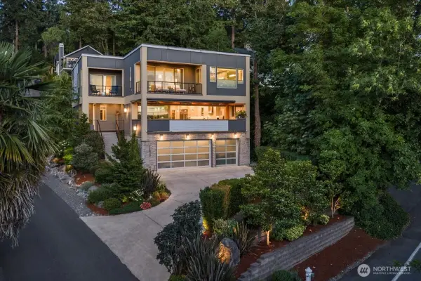 11822 Holmes Point Drive Ne, Kirkland, WA 98034