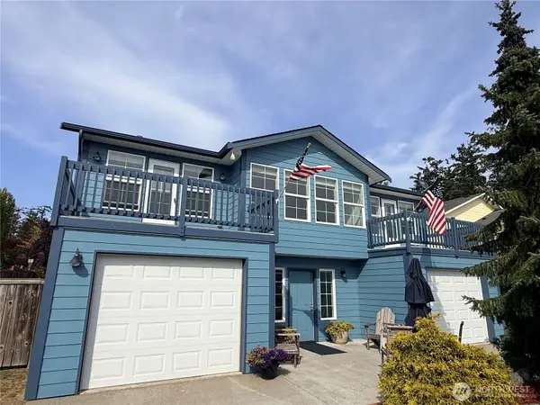 1086 Landing Circle, Oak Harbor, WA 98277