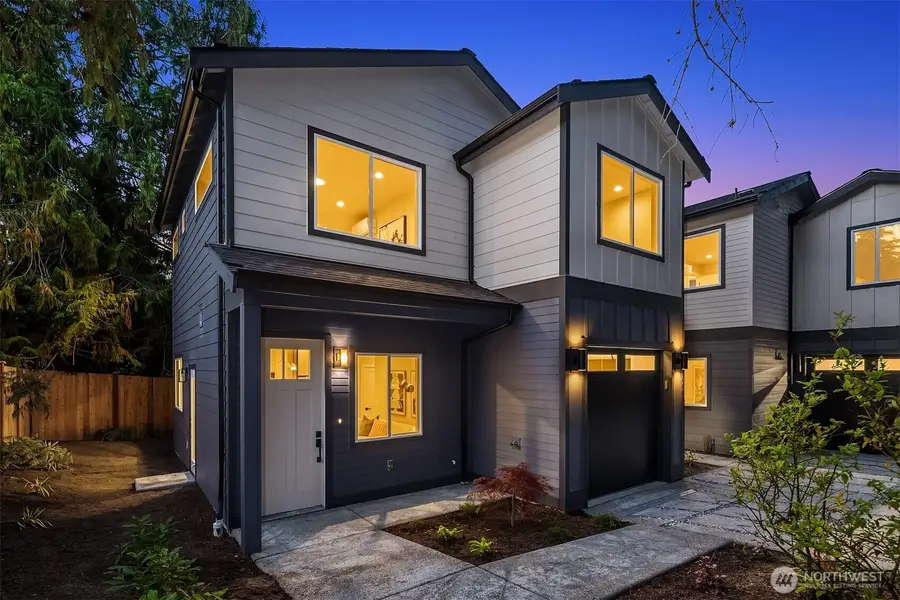10041 38th Avenue Ne, Seattle, WA 98125 - #2